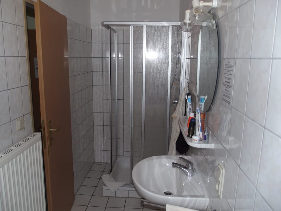 Badezimmer Hotel Zum Wikinger