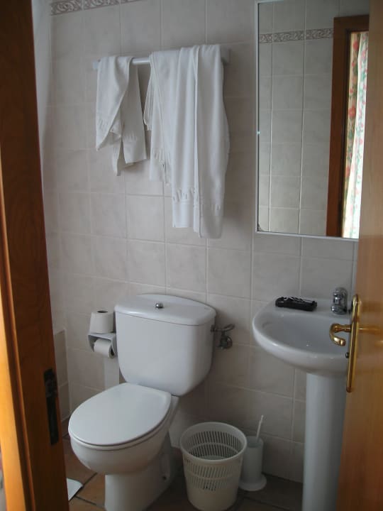 Badezimmer mit Wanne & Dusche Paguera Treff Boutique Hotel