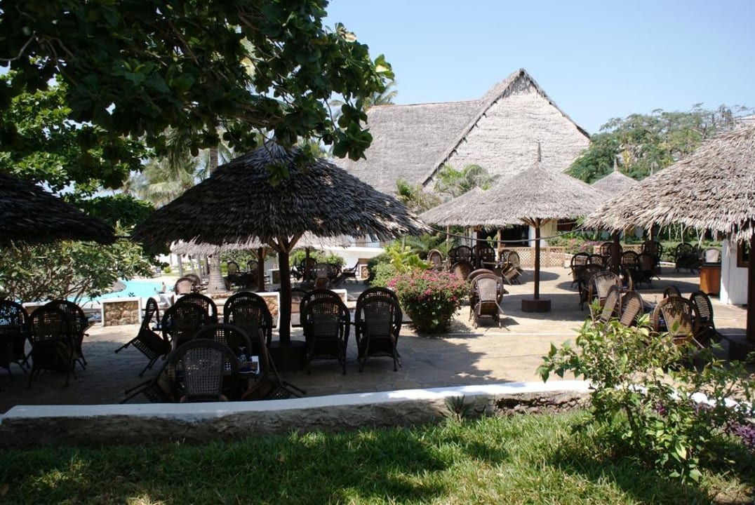 AI Restaurant Karafuu Beach Resort & Spa