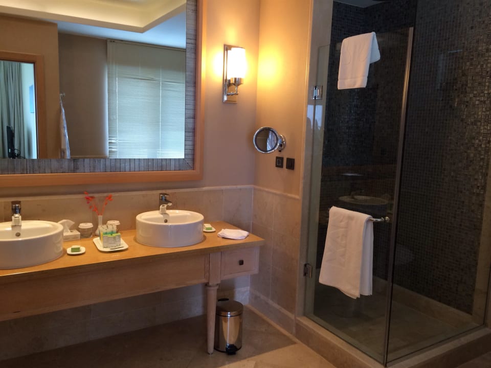 Bad Xanadu Island Hotel