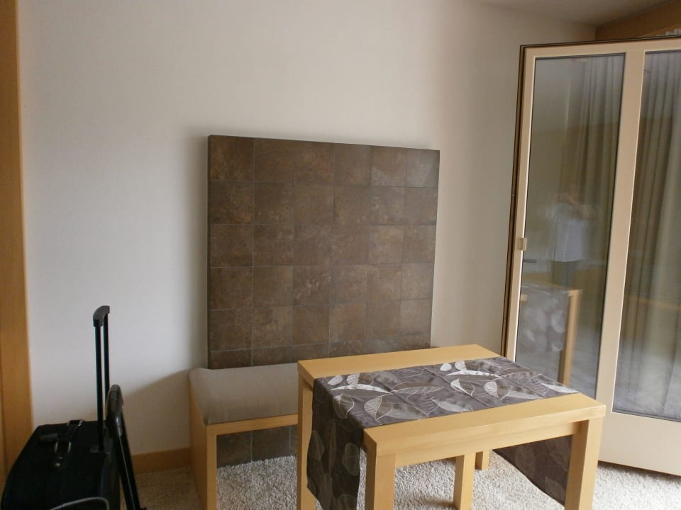 Kachelofenbank vom Zimmer 33 Im SPA Haus derWaldfrieden naturparkhotel