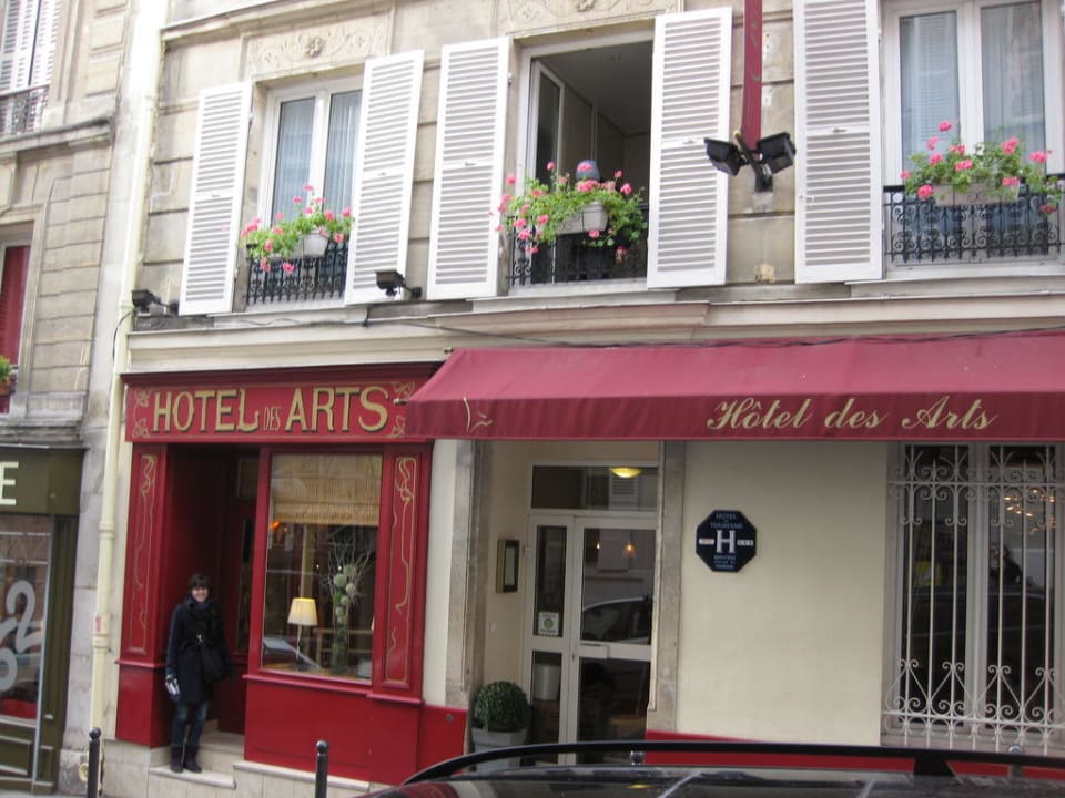 Aussenansicht  Hotel des Arts Montmatre