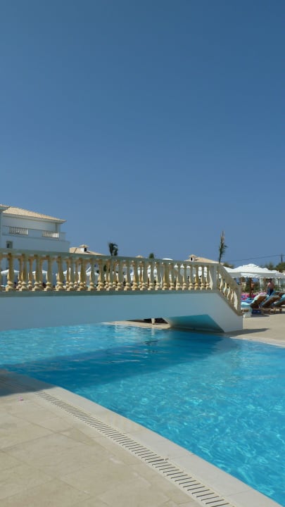 Pool Mitsis Selection Laguna