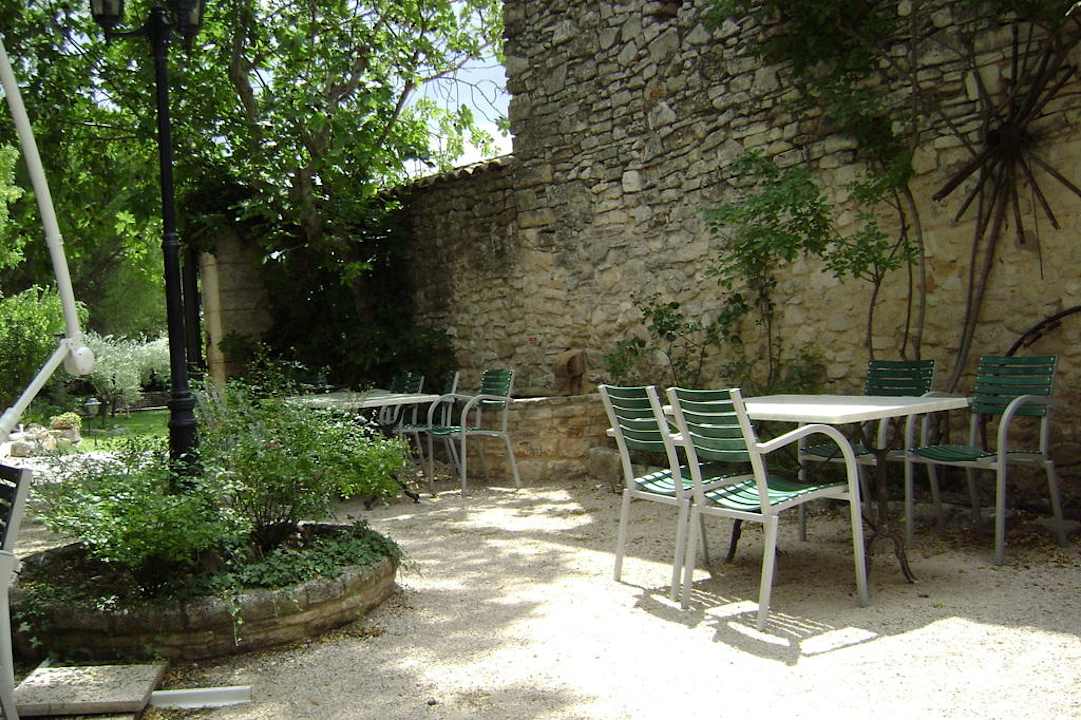 Innenhof Hotel La Magnanerie De Bernas