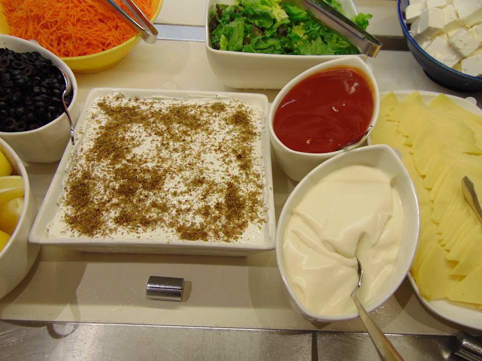 Gastro Hampton By Hilton Dubai Airport