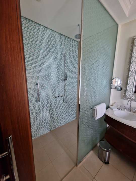 Zimmer Ajman Saray, a Luxury Collection Resort