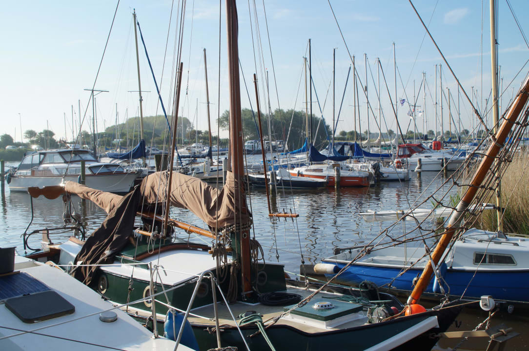 Yachthafen von harlesiel Hotel Harlesiel