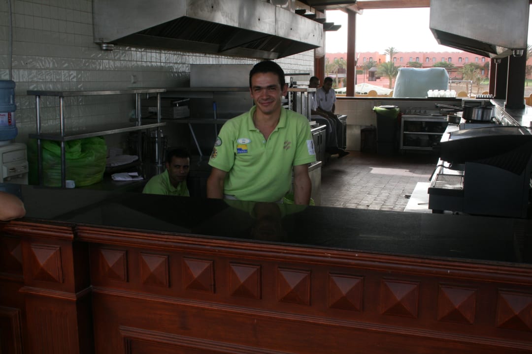 Kellner Strandrestaurand Jaz Grand Marsa