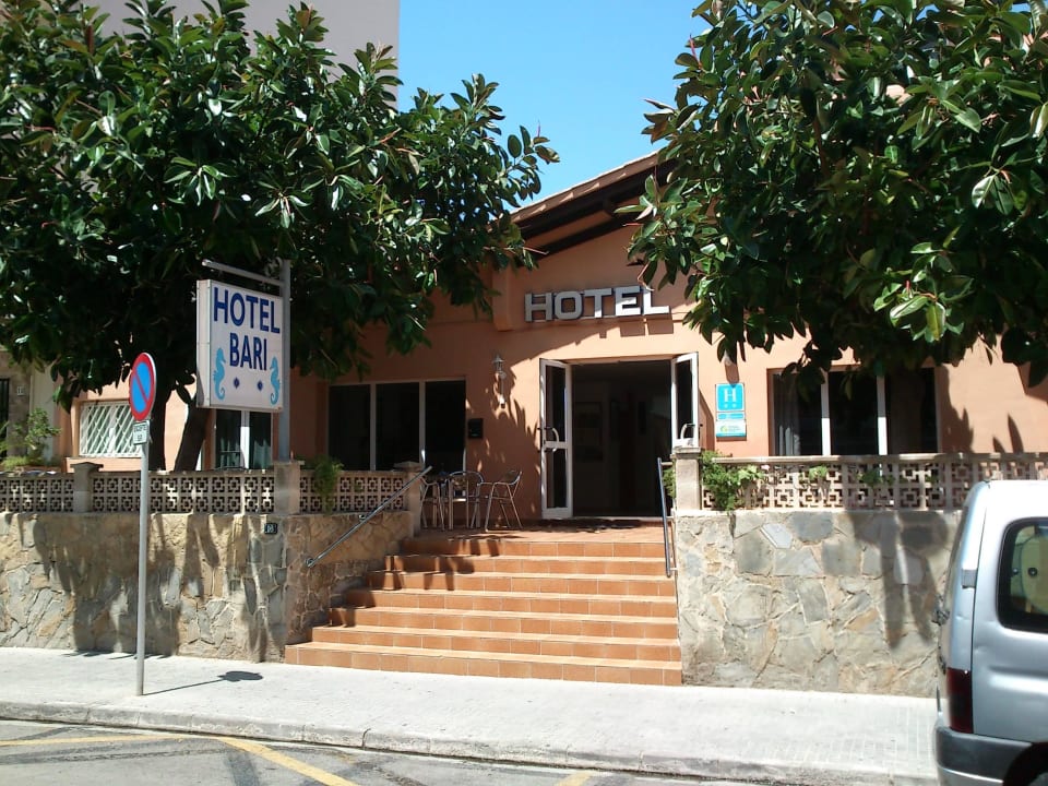 Entrada Hotel Bari