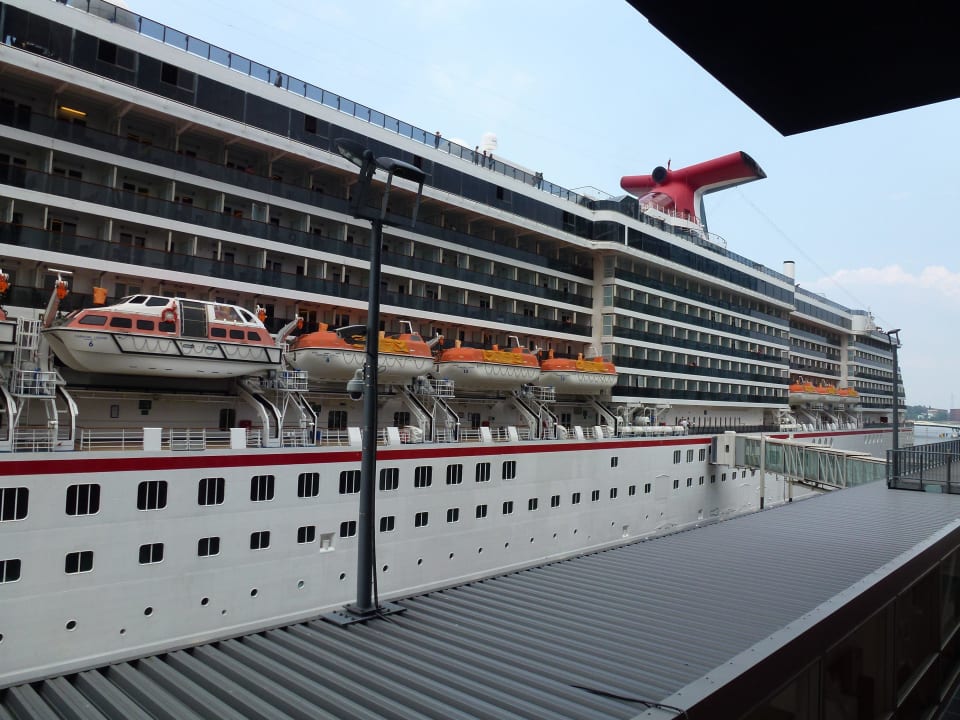 Hotelterrasse  Mövenpick Hotel Amsterdam City Centre