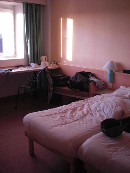 Wie in der Jugendherberge Hotel Ibis Stevenage Centre