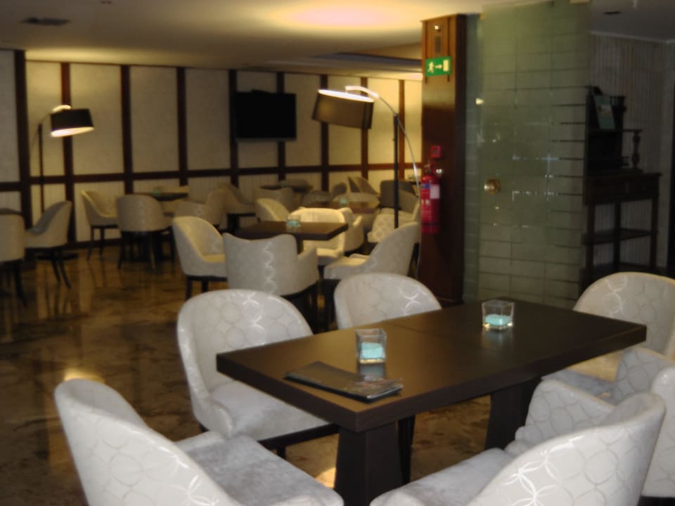 Bar "NIcht Inclusive" Hotel Theartemis Palace