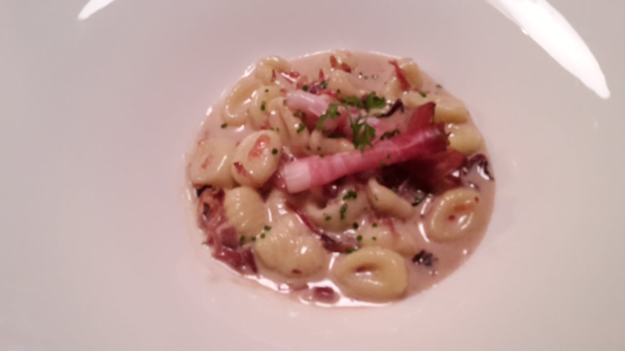 Selbstgemachte Gnocchi mit Speck Hotel Weisses Kreuz