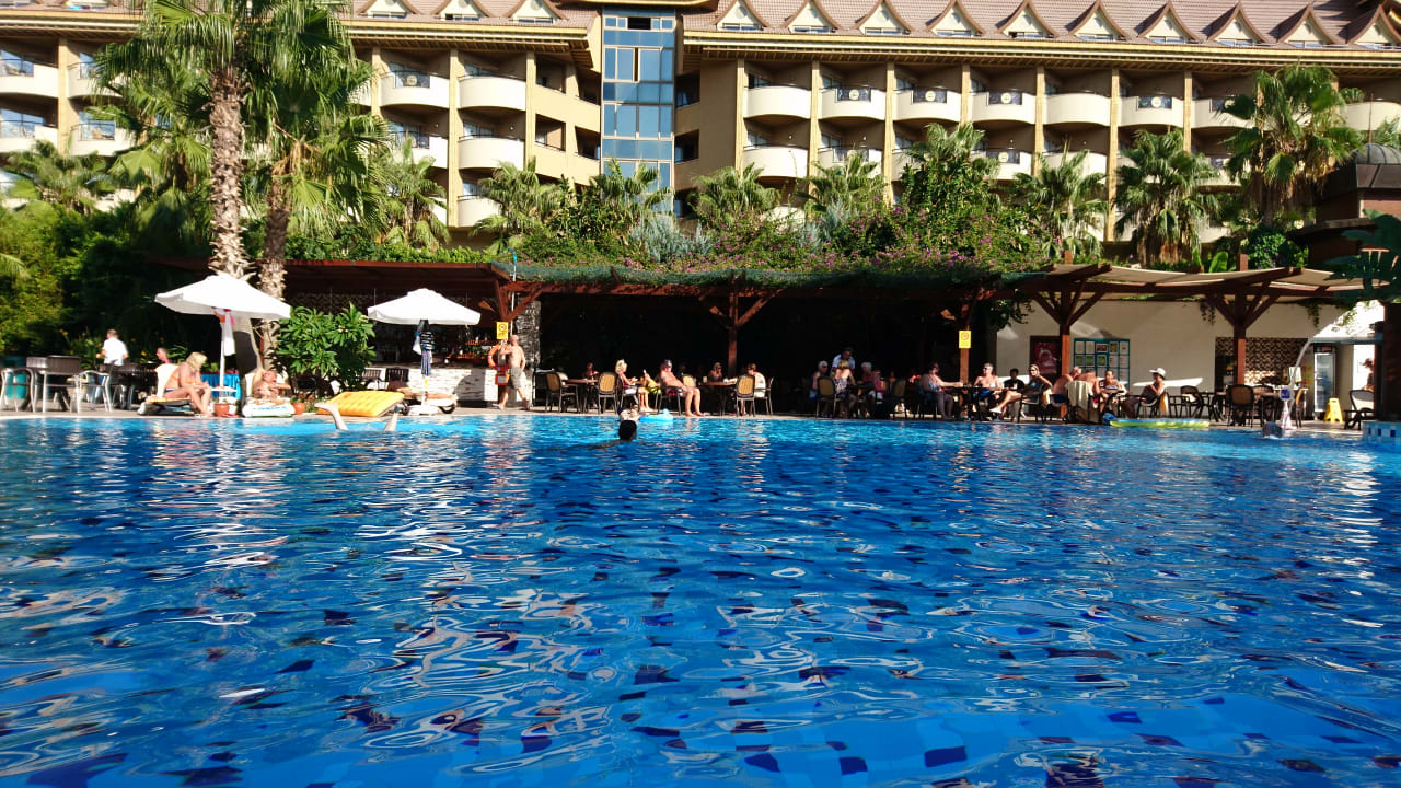 Außenansicht Port Side Resort Hotel