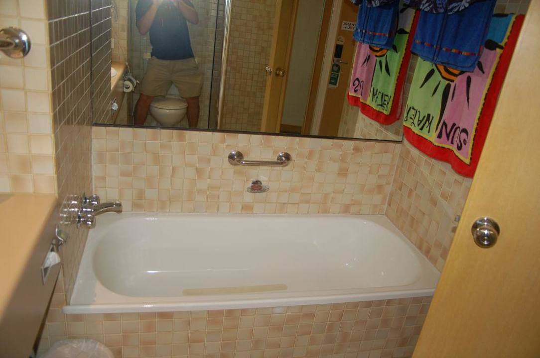 Badewanne im Doppelzimmer DoubleTree by Hilton Hotel Esplanade Darwin