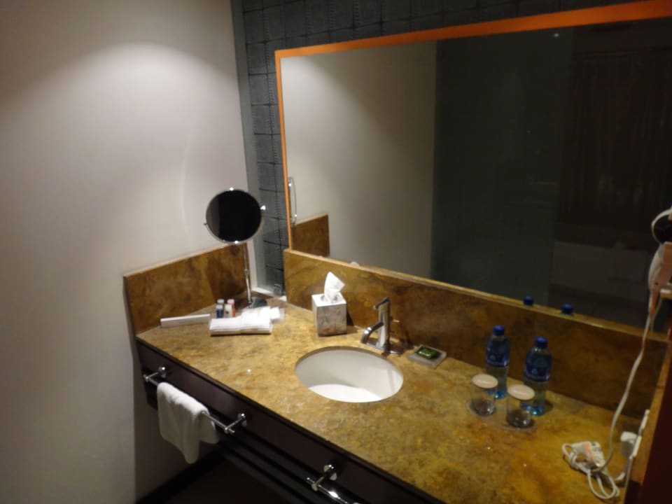 Bathroom Radisson Decapolis Hotel Panama City