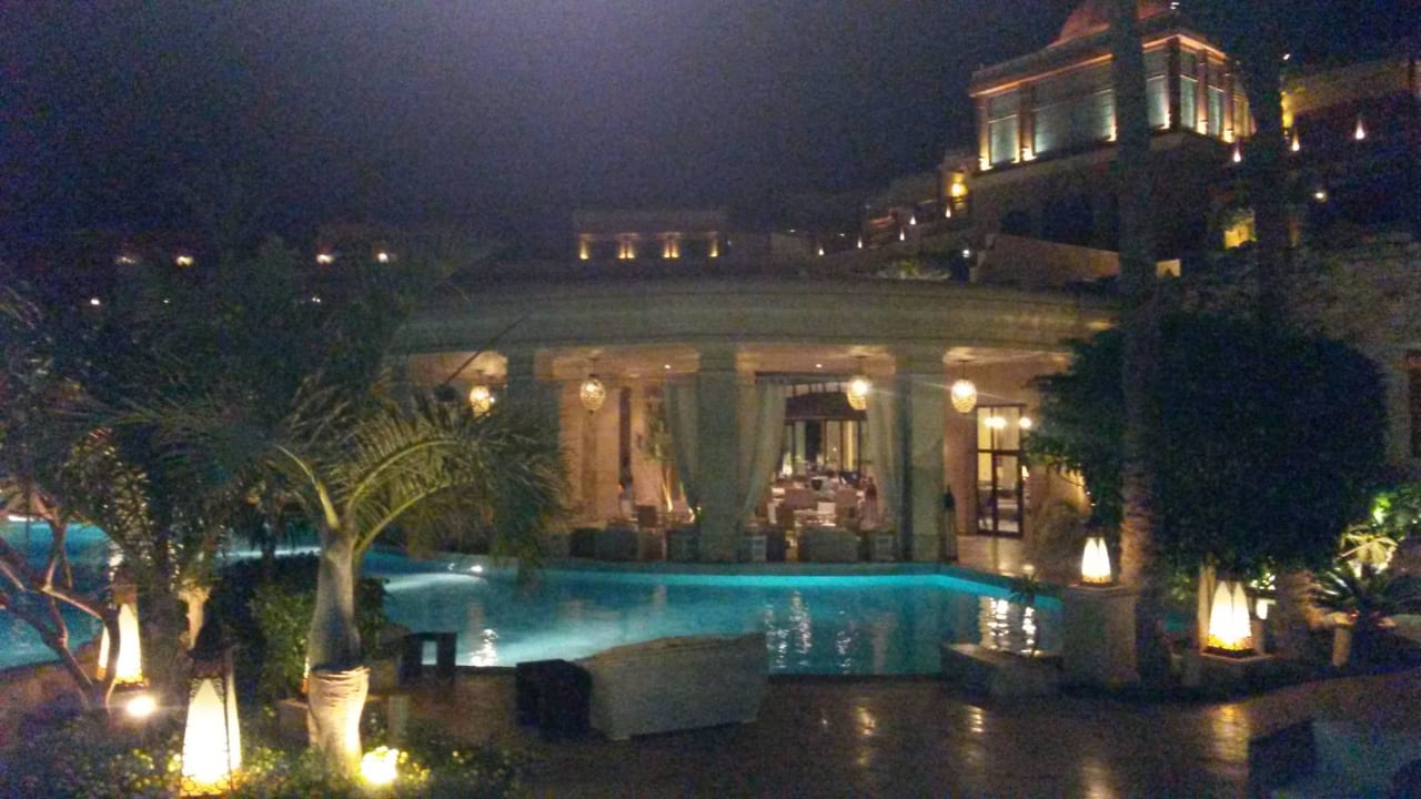 Poolanlage am Abend Makadi Spa - Adults only