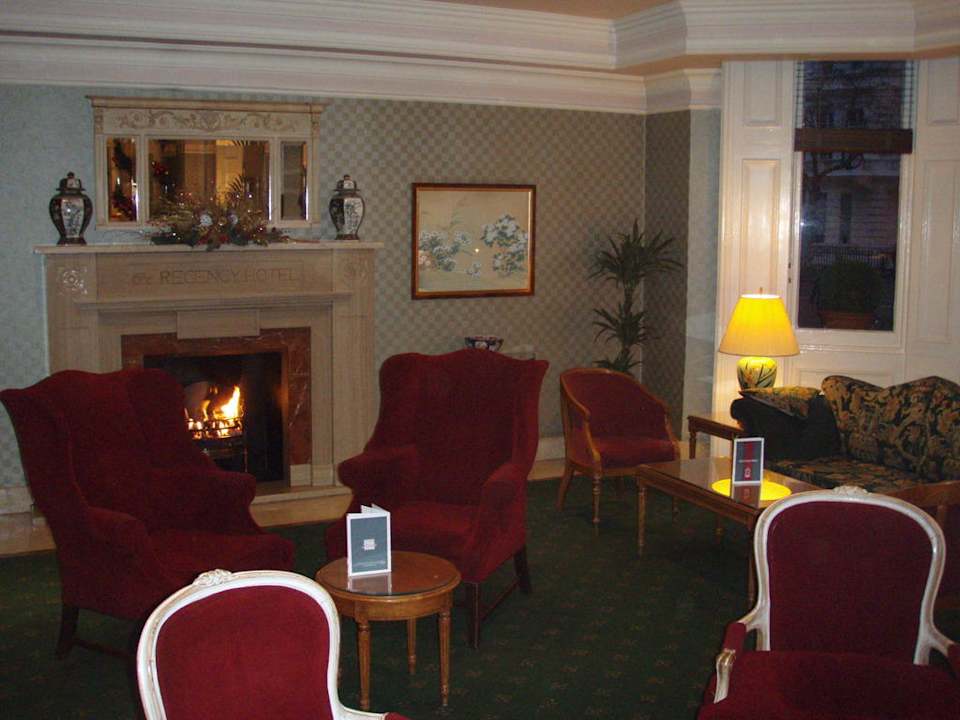 Lobby  100 Queen's Gate Hotel London Kensington, Curio Collection by Hilton