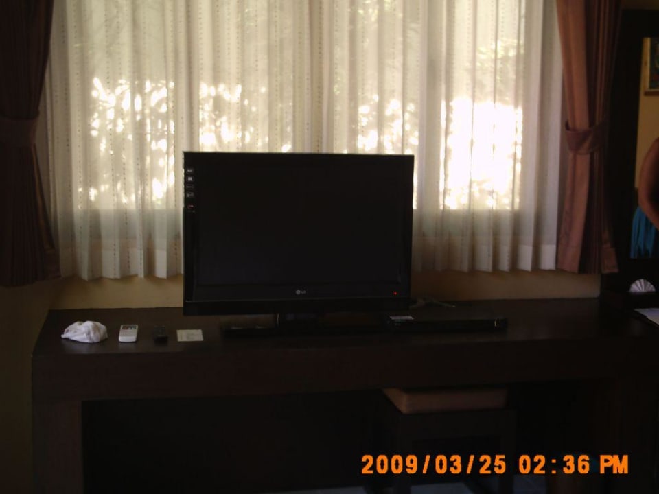 Ferseher im Bungalow The Briza Beach Resort Khaolak