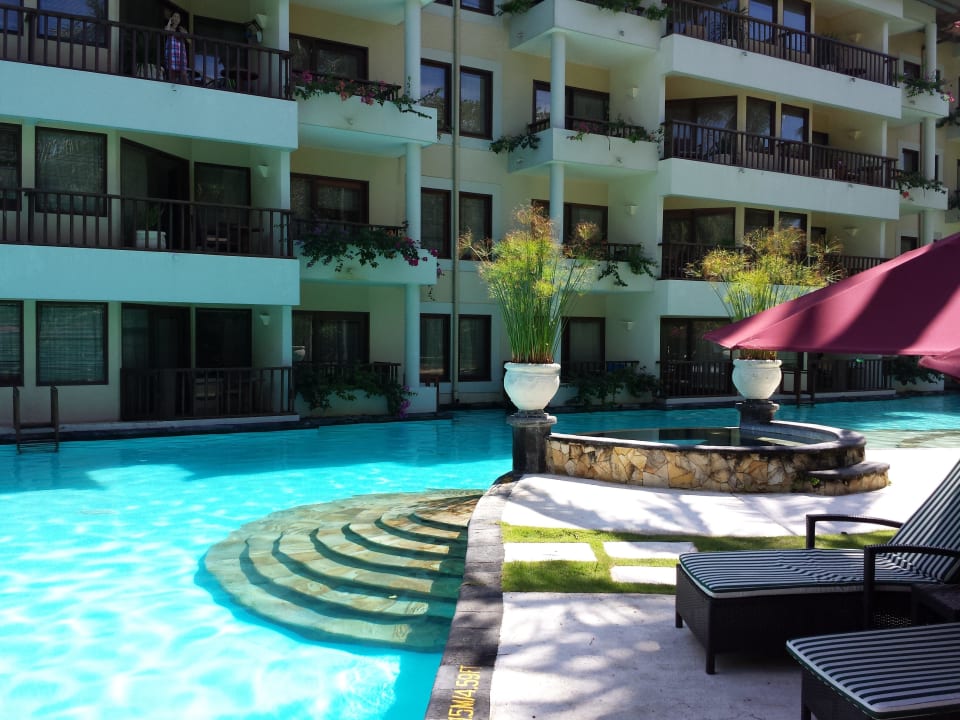 Freie Liegen + Blick auf die Pool Access Zimmer The Laguna A Luxury Collection Resort & Spa