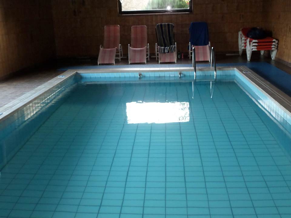 Pool mit Liegen Gasthof Reinbacher