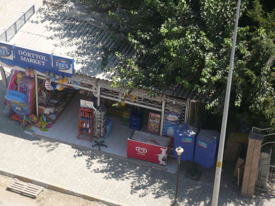Kiosk gegenüber dem Hotel Doris Aytur Hotel