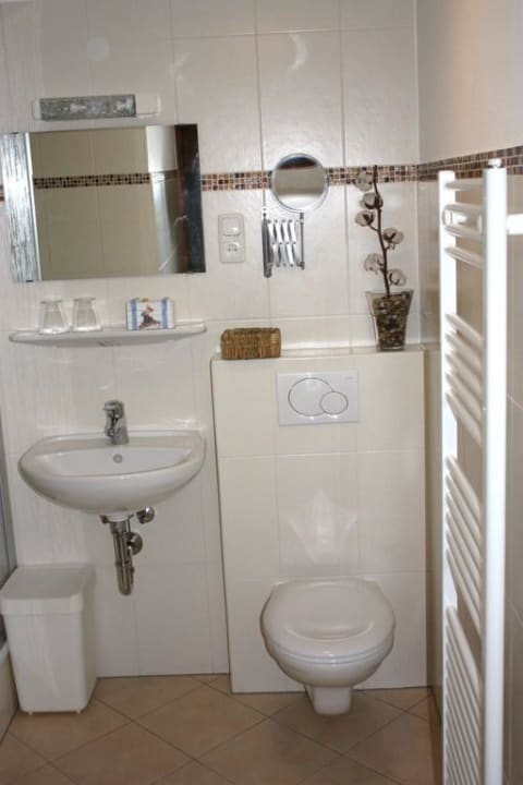 Badezimmer Ferienwohnung 1 nach der Renovierung Ferienwohnungen Wiesenlehen
