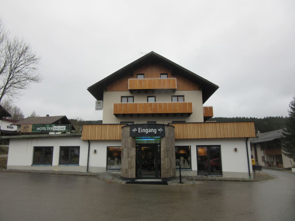 Außenansicht Hotel der Bäume