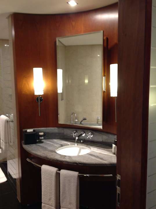 Blick ins Bad  Hotel Jumeirah Emirates Towers