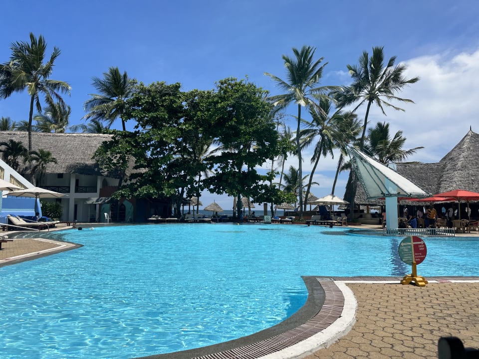 Pool Turtle Bay Beach Club