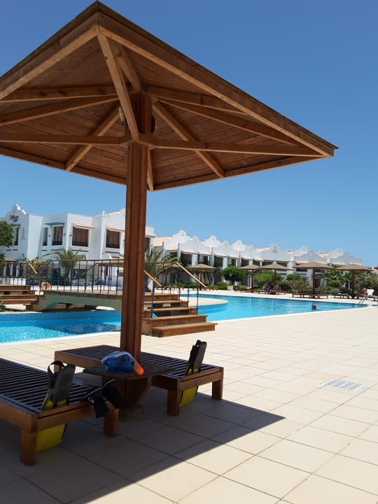 Pool Lahami Bay Beach Resort