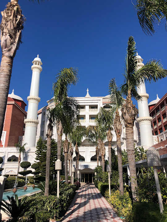 Außenansicht Royal Taj Mahal Hotel