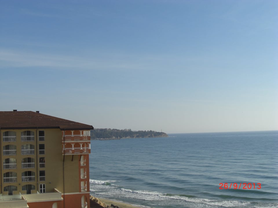 Die linke Hälfte des Hotels Sol Luna Bay