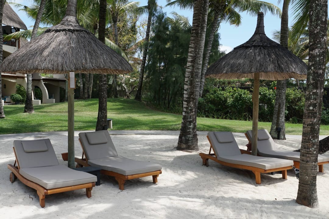 Liegen beim Pool Constance Belle Mare Plage