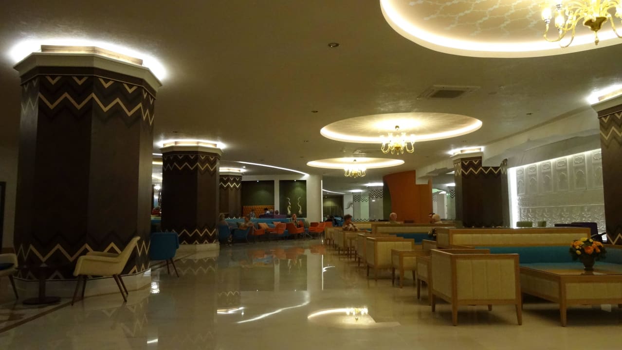 Lobby Royal Taj Mahal Hotel