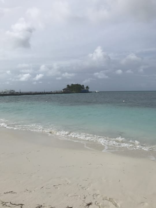 Strand Kuredu Island Resort & Spa