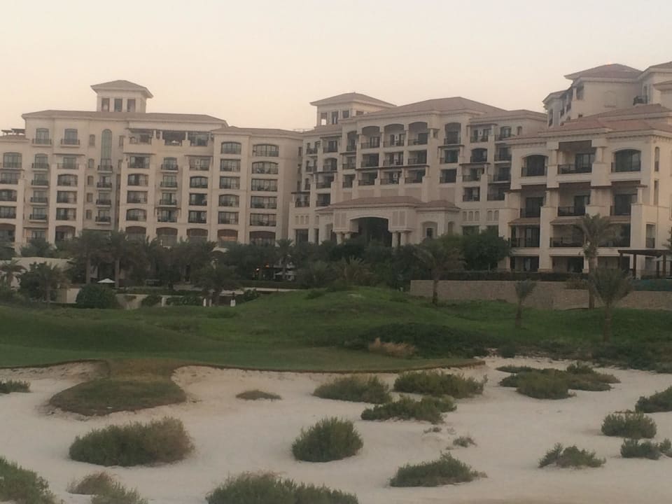 Blick vom Strand The St. Regis Saadiyat Island Resort, Abu Dhabi