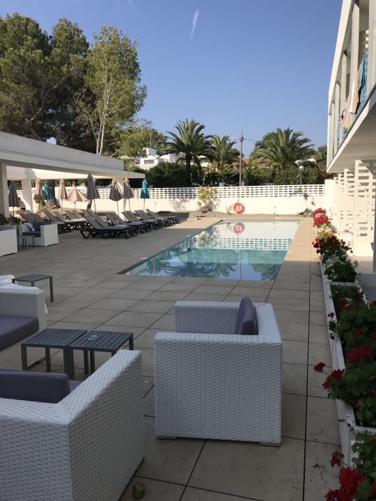 Pool Hotel More