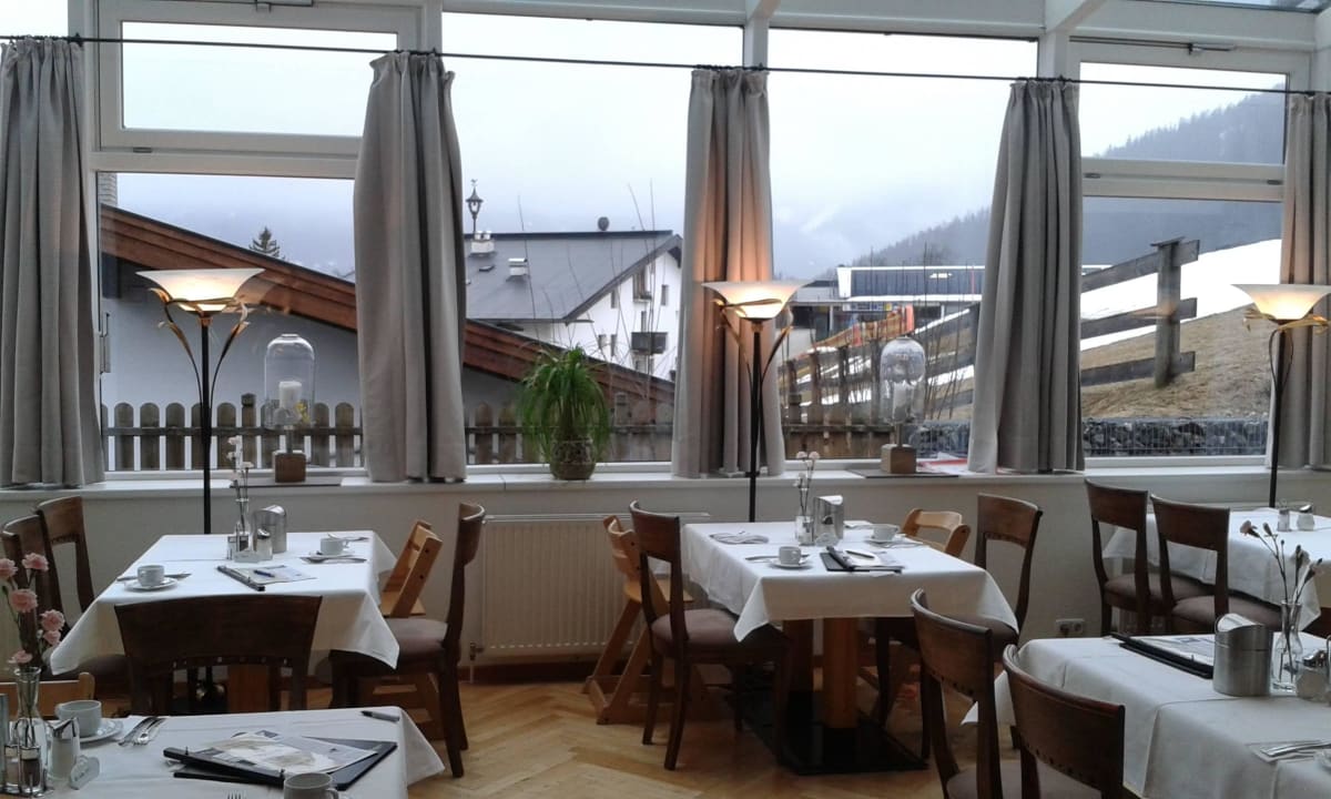 Blick auf Skipiste Boutique Hotel Bellevue Lermoos