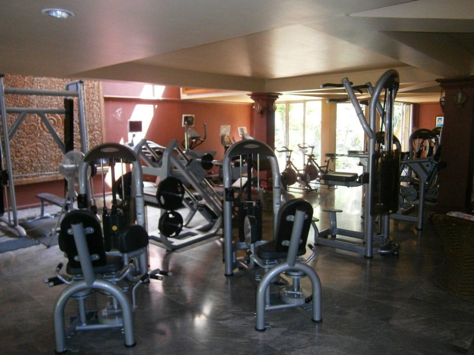 Fitnessstudio gibt es auch  The Fair House Beach Resort