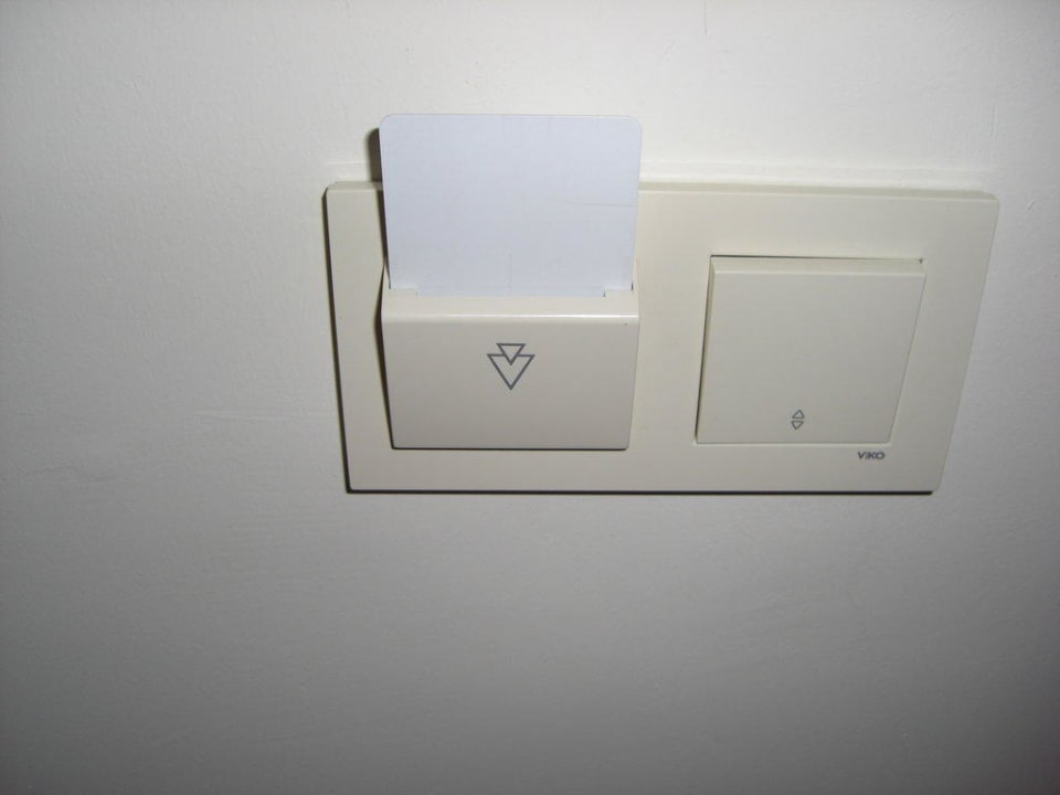 Da muss man die Karte für den Strom reinstecken Seaden Sea World Resort & Spa