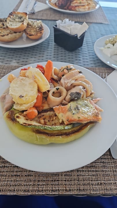 Gastro White Dreams Resort & Anex