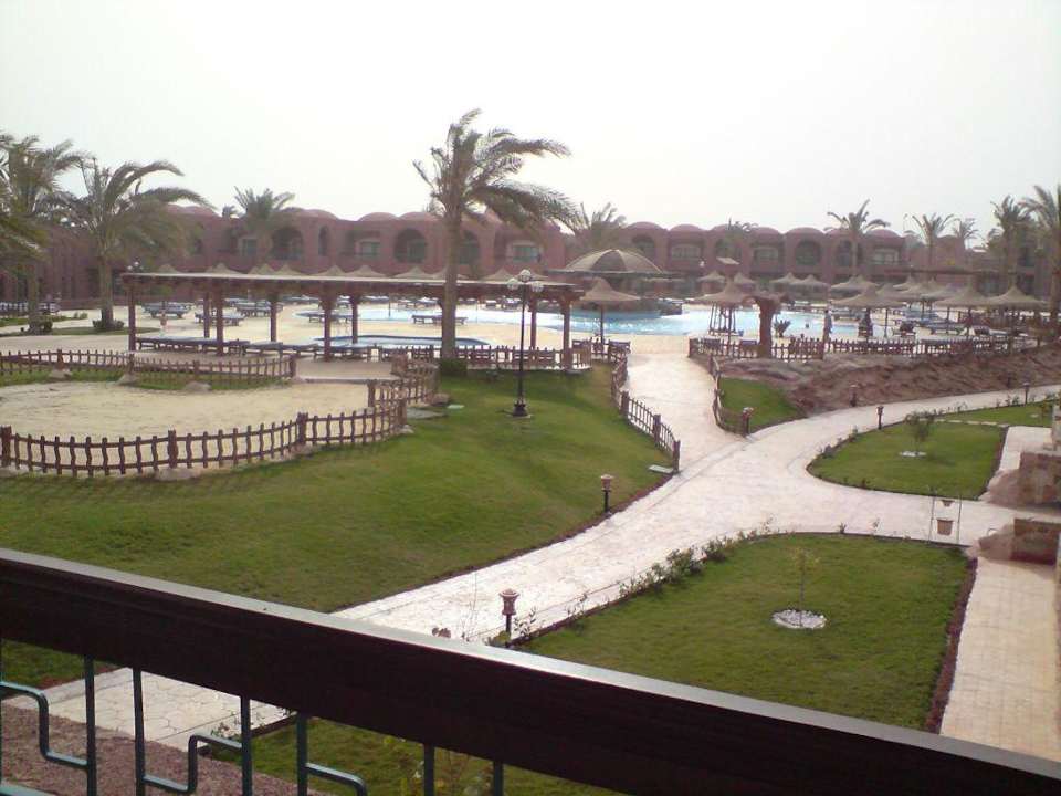 Blick zum Pool vom Balkon aus Swisstouch Oriental Resort Marsa Alam