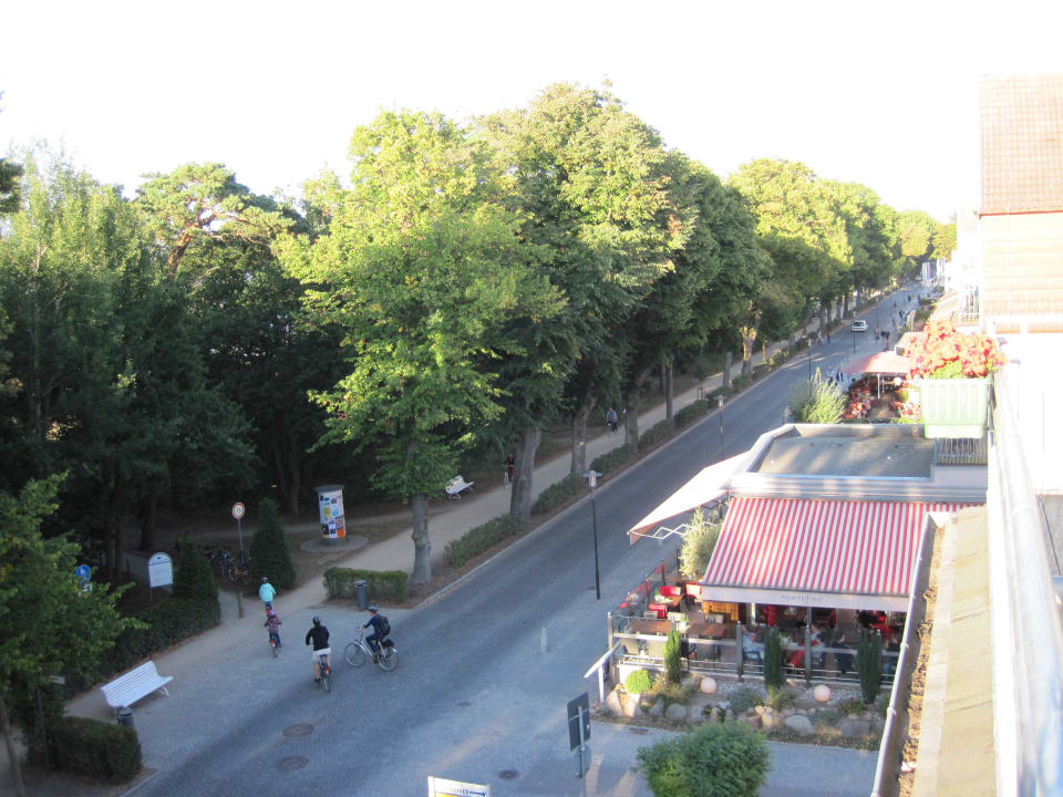 Ausblick vom Balkon auf die Promenade AKZENT Strandresidenz Villa Verdi