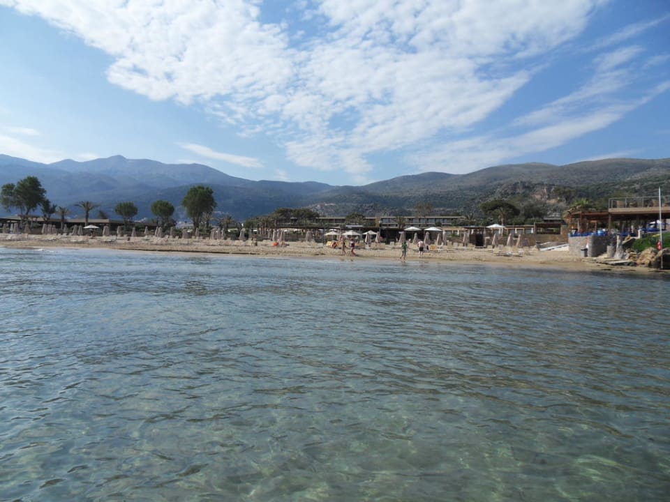 Strand vom Meer aus Ikaros Beach Luxury Resort & Spa - Adults Only