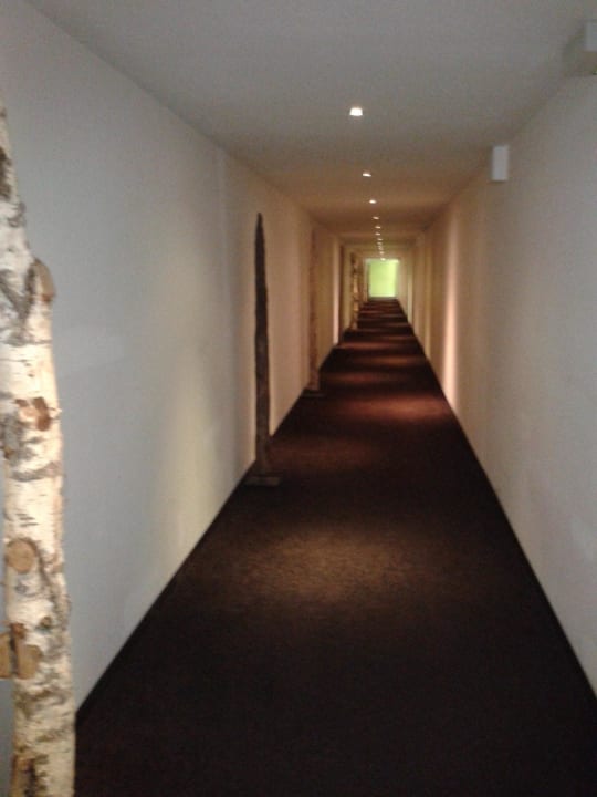 Bademantelgang ins Haupthaus LIFESTYLE Resort Zum Kurfürsten