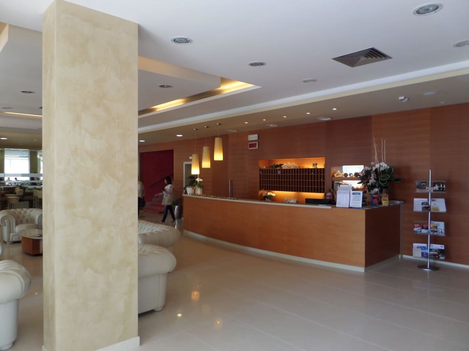 Empfang Hotel Parigi