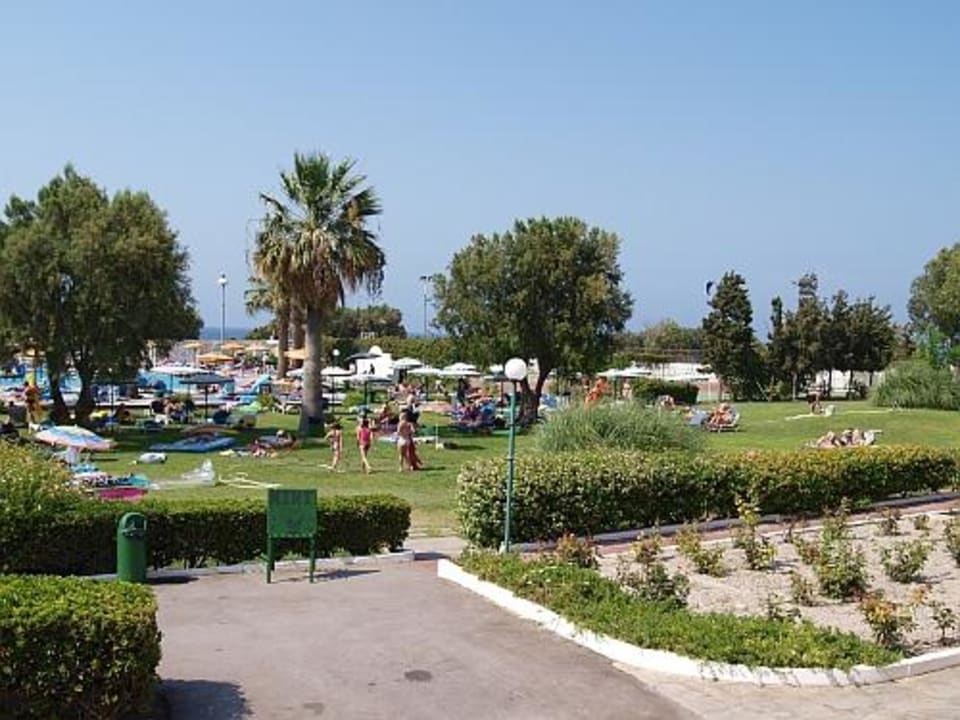 Gartenanlage und Pool Doreta Beach Resort & Spa