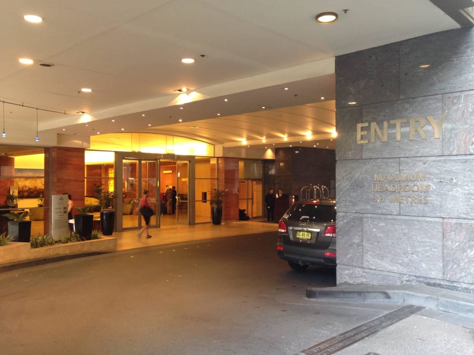 Eingang Hotel Amora Jamison Sydney