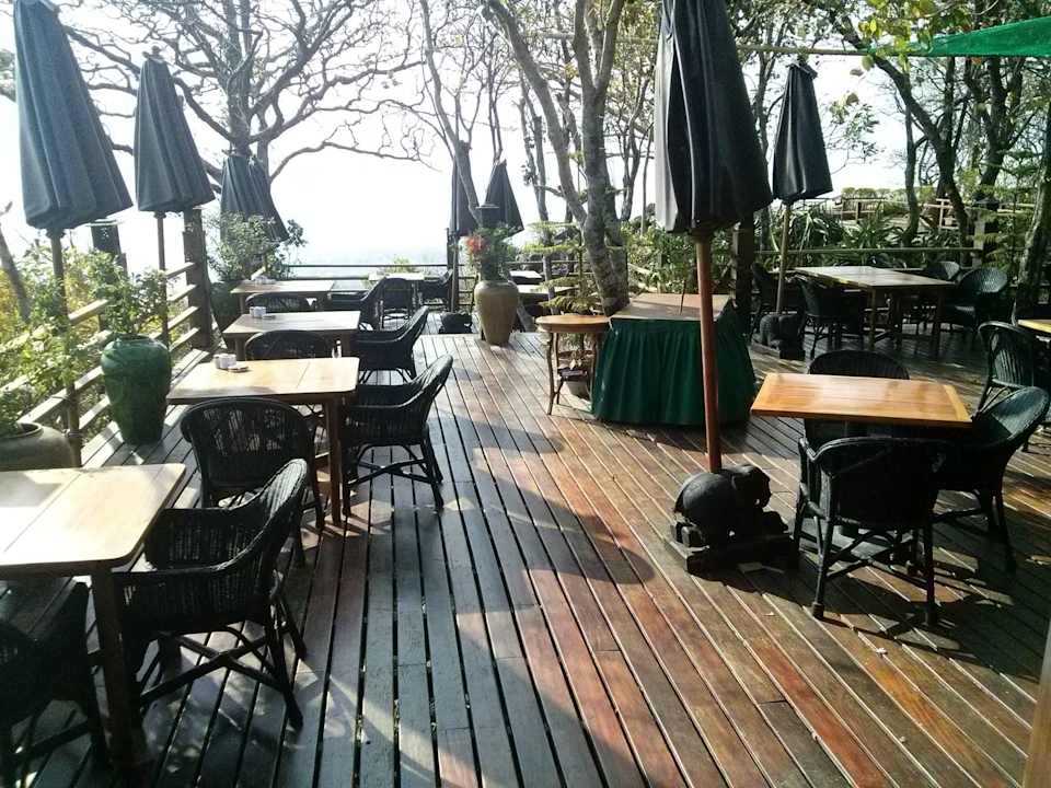 Restaurantbereich Myanmar Treasure Resort - Popa Mountain